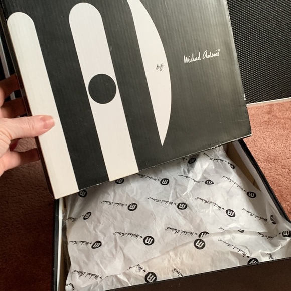 Micheal Antonio Love Me 2 Faux Suede Nude Pumps - Picture 11 of 14